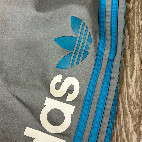 Men’s Adidas Striped Shorts - Picture 5 of 12